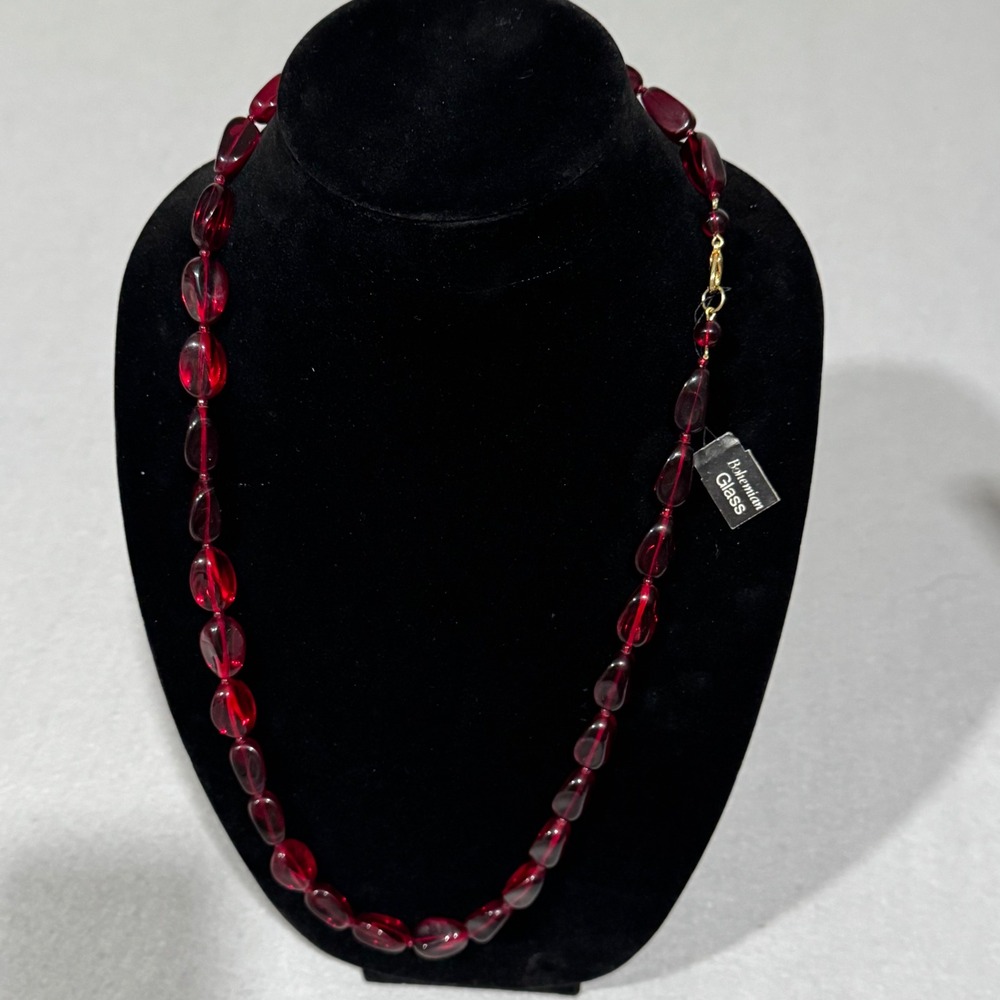 Bohemian Glass Necklace Women Red Vintage Teardrop Beaded Gold Tone 24 Inch